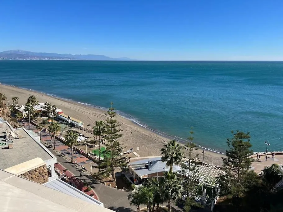 Newly Refurbished Modern 2-Bed Apartment In Heart Of Torremolinos